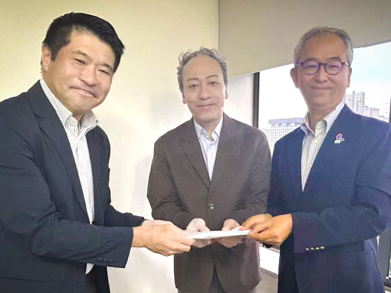 2025年北京発展大廈親睦ゴルフコンペ募金有志一同様より寄付金を頂きました。